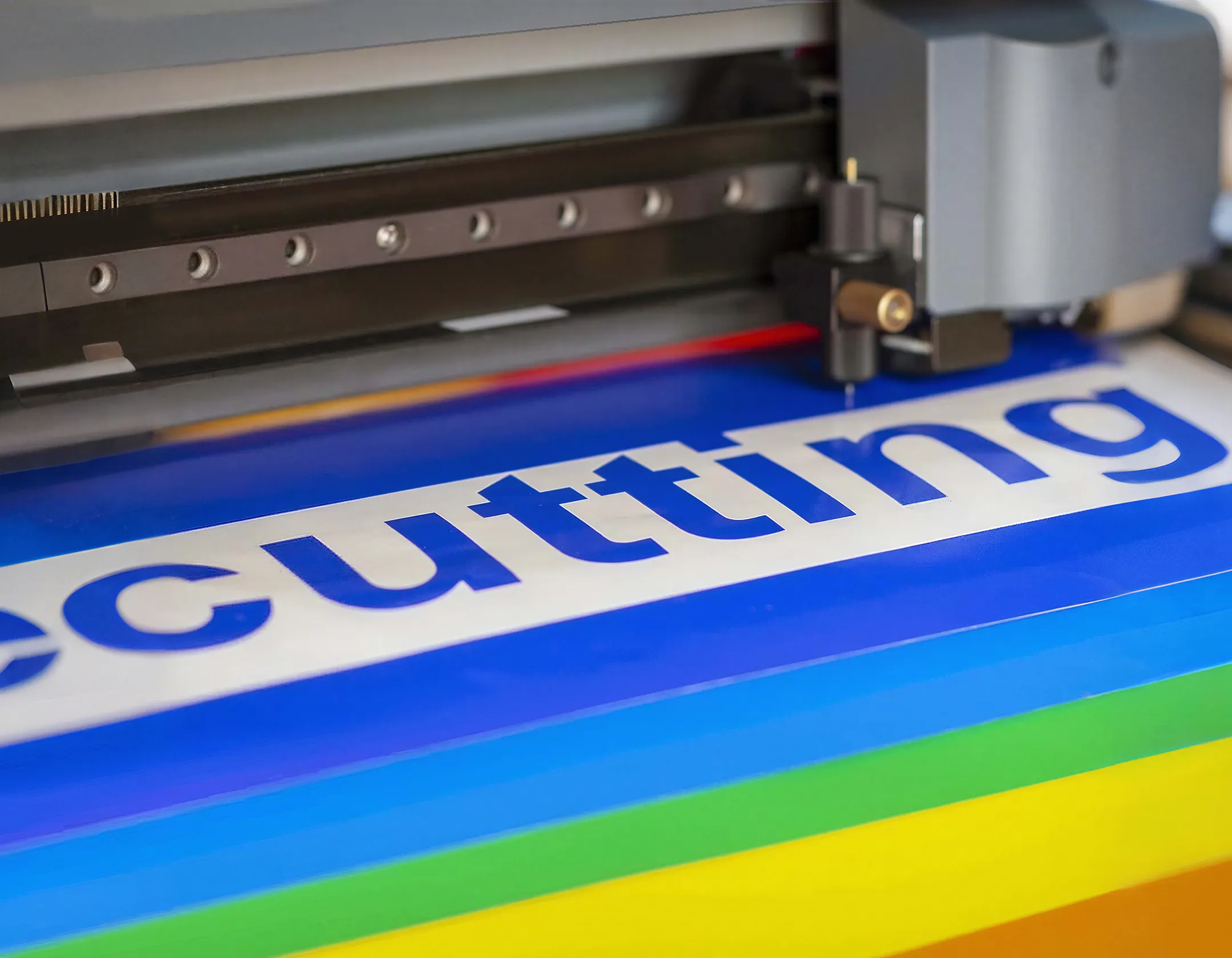 color-cutting-vinyl.webp